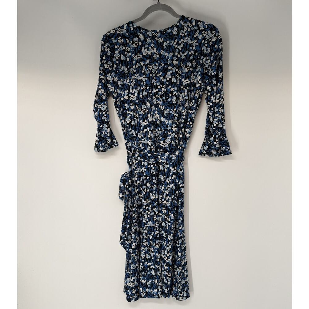 Leota Faux Wrap Dress Womens M Blue White Floral Stretch 3/4 Bell Sleeves - Picture 2 of 6